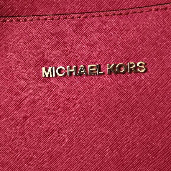 Michael Kors Fuschia Purple Leather Crossbody Bag - Picture 2 of 10